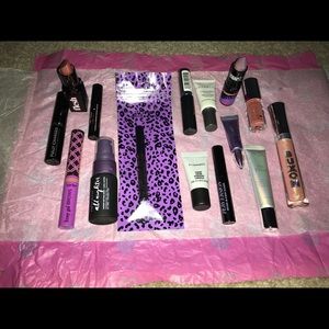 💋15 Piece Travel Sized💄Beauty Kit